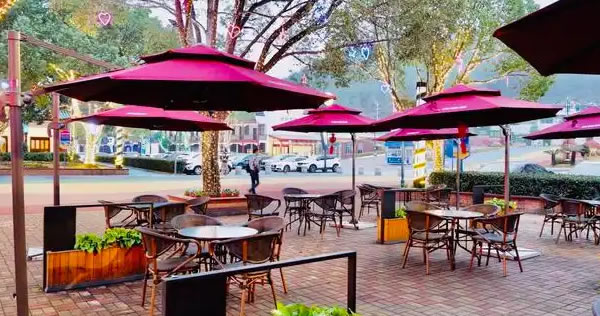 restaurant patio shade